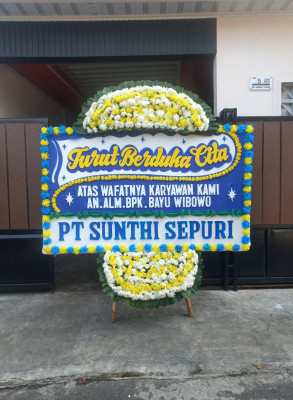 Papan Bunga Duka di Rambang Senuling