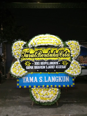 Papan Bunga Duka di Rambang Senuling